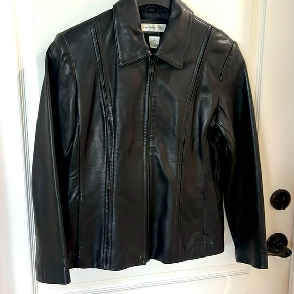 Like new Preston York soft, genuine, lamb skin, leather, zip up